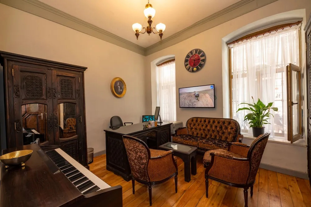 OPera Okanlı Suites