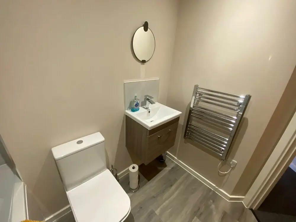2 Bed Flat Near Old Trafford Stadium With Parking
