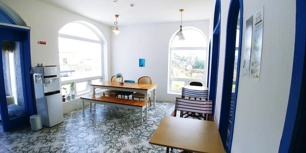 Love Jeju Sanbangsan Guesthouse - Hostel