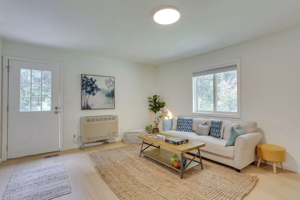 Cozy Swan Lake Apt w/ Grill + Private Yard