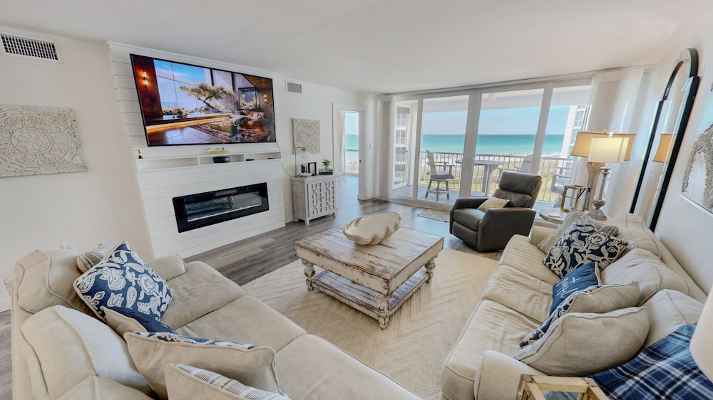 Shoreline Towers 1044 2 Bedroom Condo