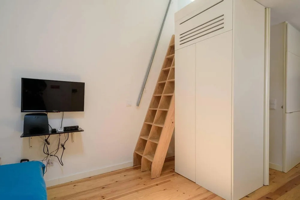 Studio in Vila Nova de Gaia, with Wonderful City View, Terrace And Wifi