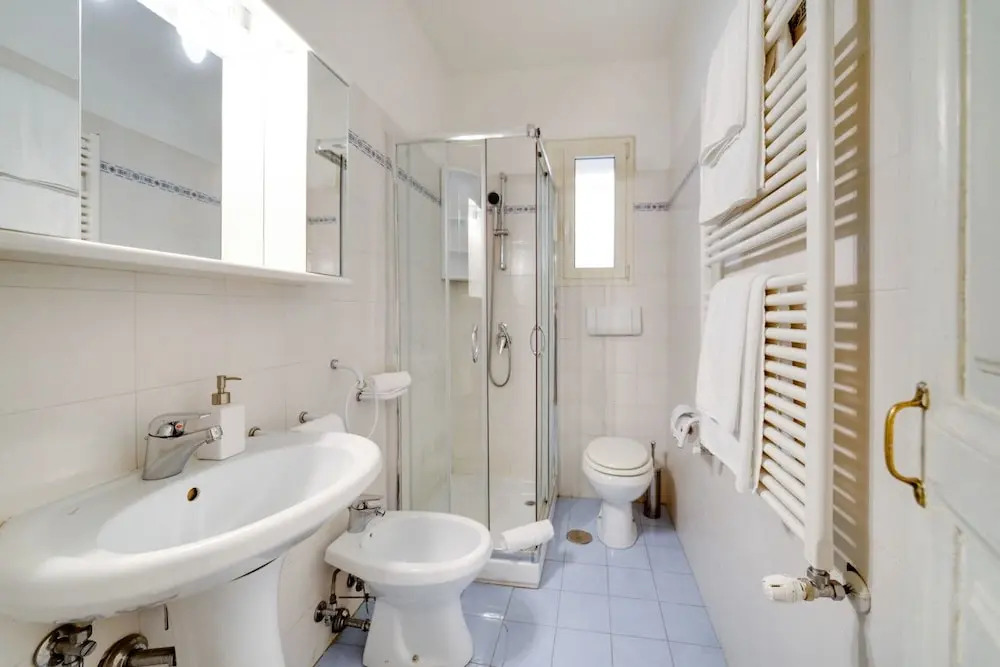 2 Bed Apt w/ Terrace Near Collosseum, Serviced by Hostmaker