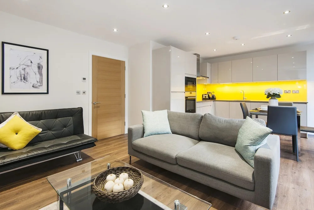 Awesome Aldgate City Apartment