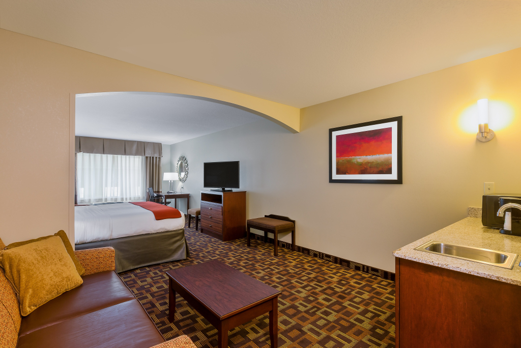 Holiday Inn Express Hotel & Suites Salina by IHG