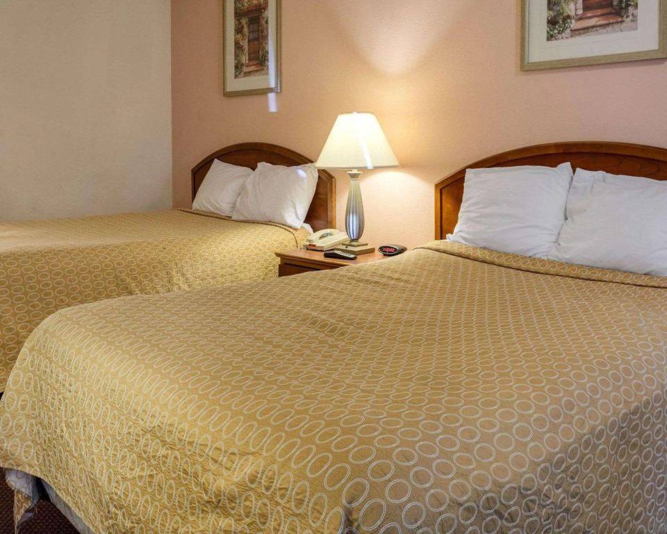 Rodeway Inn Colonial Heights I-95