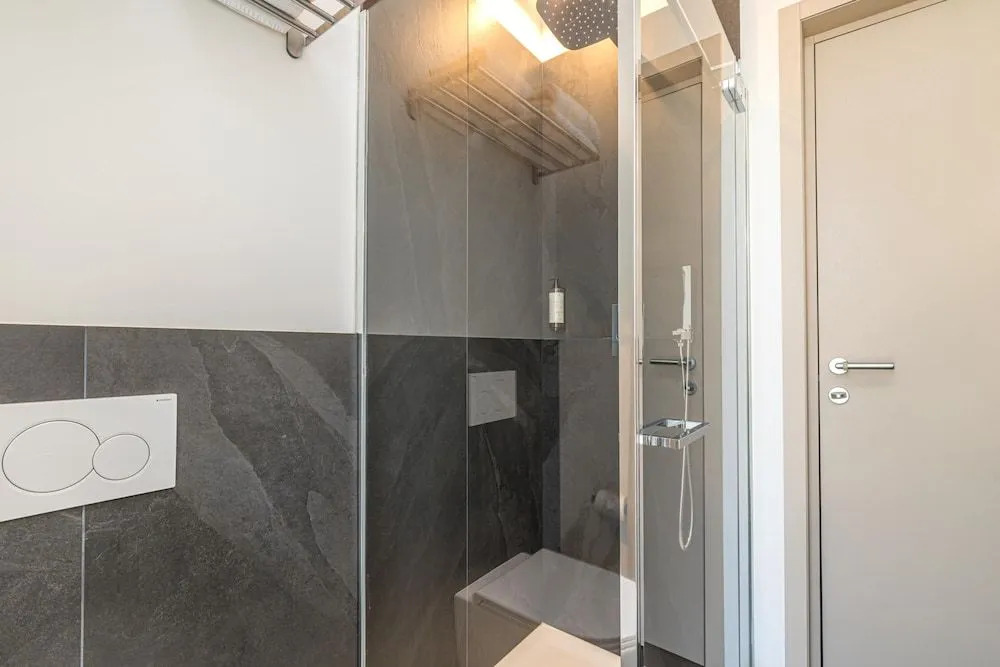 Icon H 203 Suite Micro-living