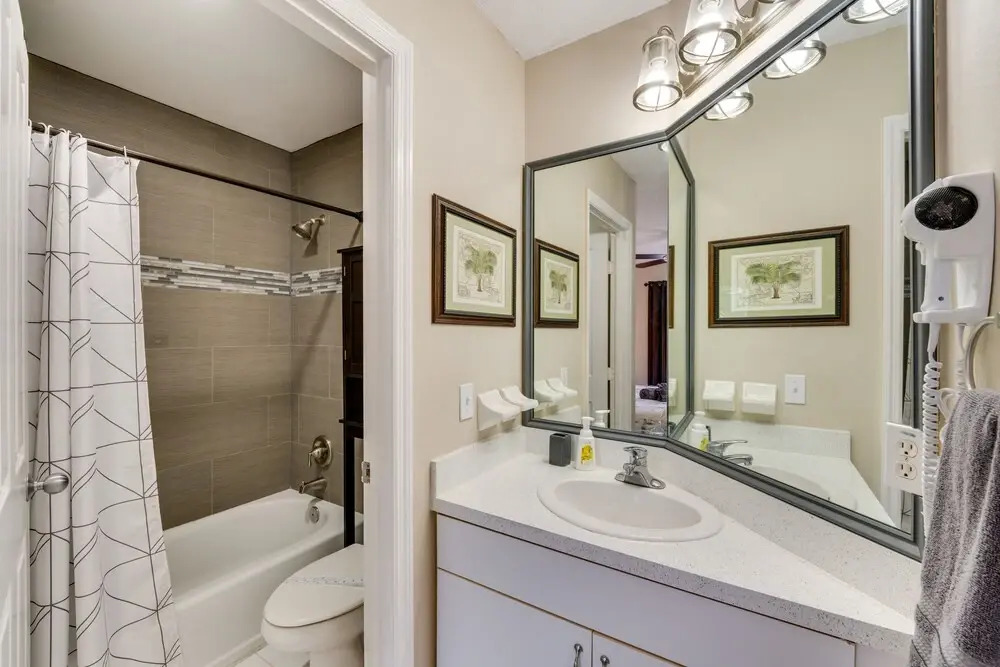 6 Mi to Disney: Group-friendly Kissimmee Retreat!