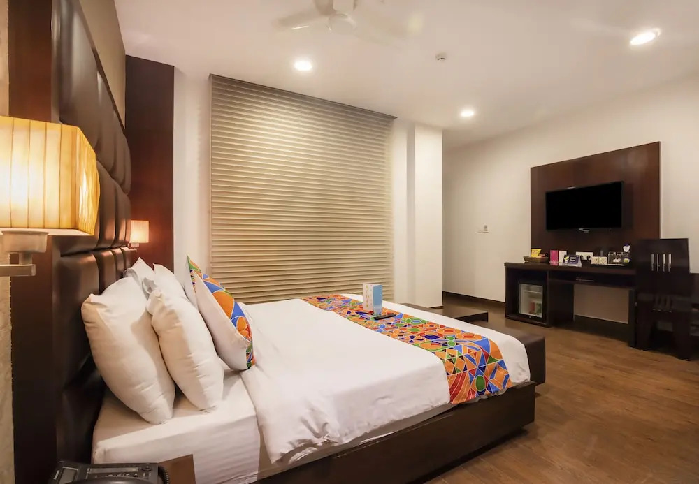 FabHotel Sarita Vihar