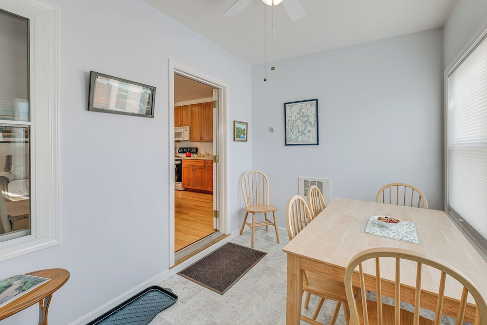 Unbeatable Downtown Location! Bar Harbor Apt