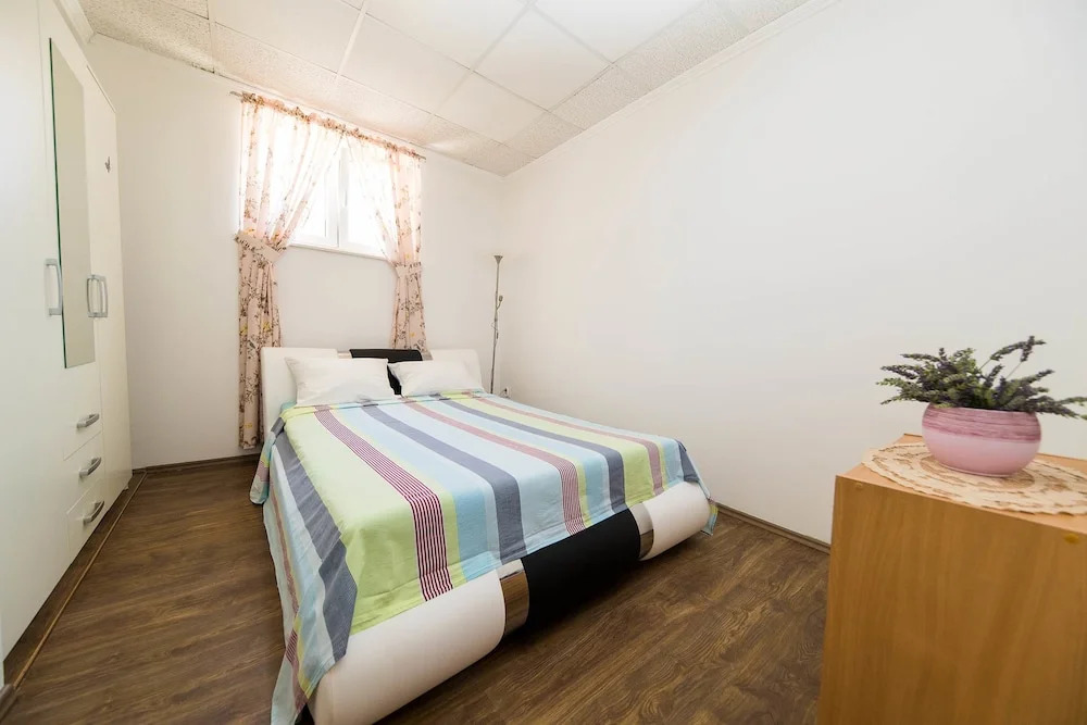 Apartments Lelu