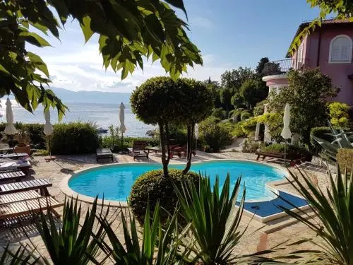 Villa Dora - Boutique Apartments