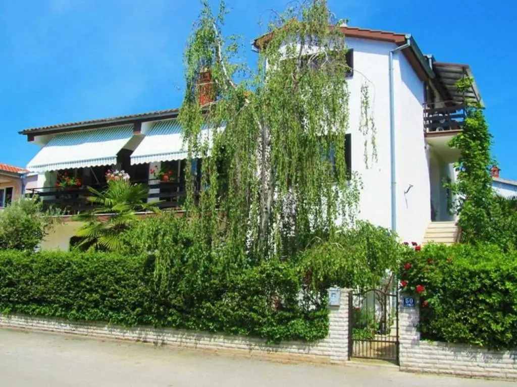 Apartments Zrinka