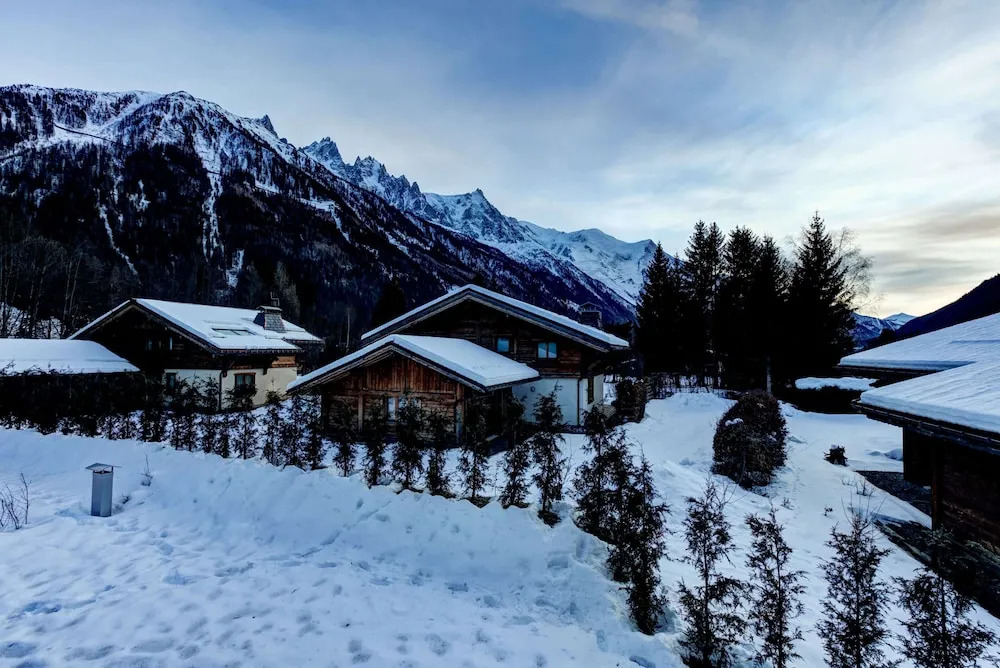 Chalet Red Fox