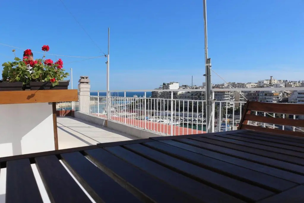 Piraeus Apartment with Endless View