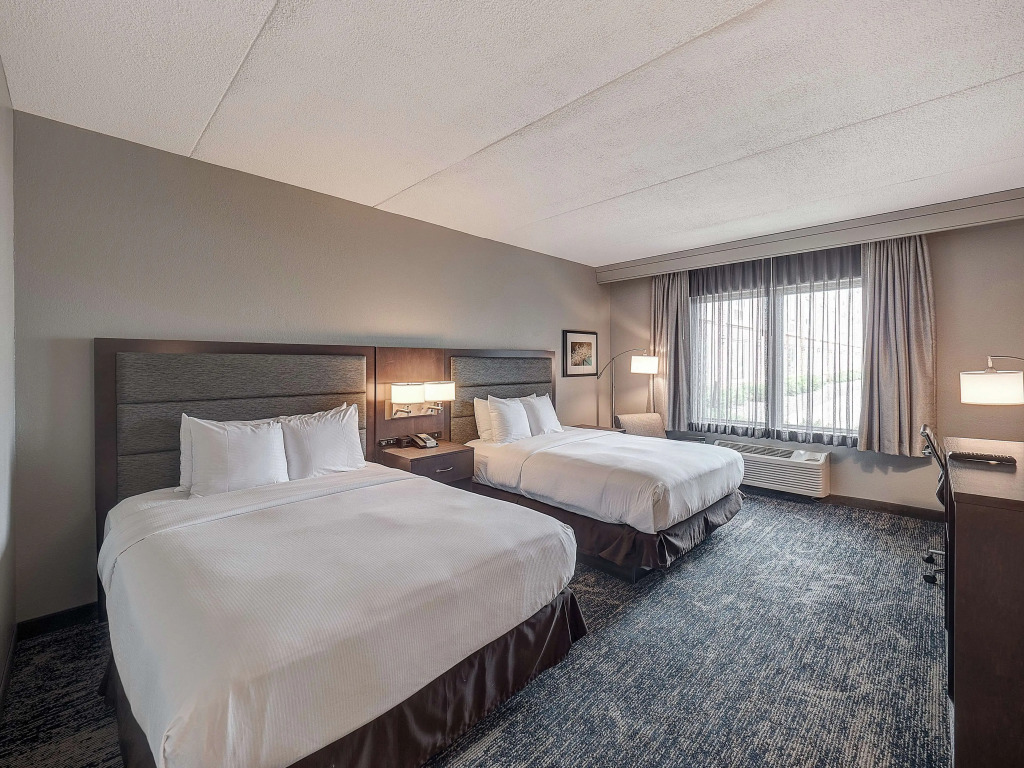 DoubleTree by Hilton Bloomington