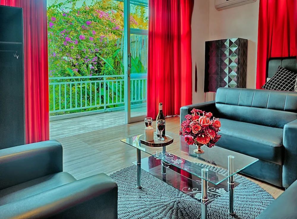 Black & White Villa
