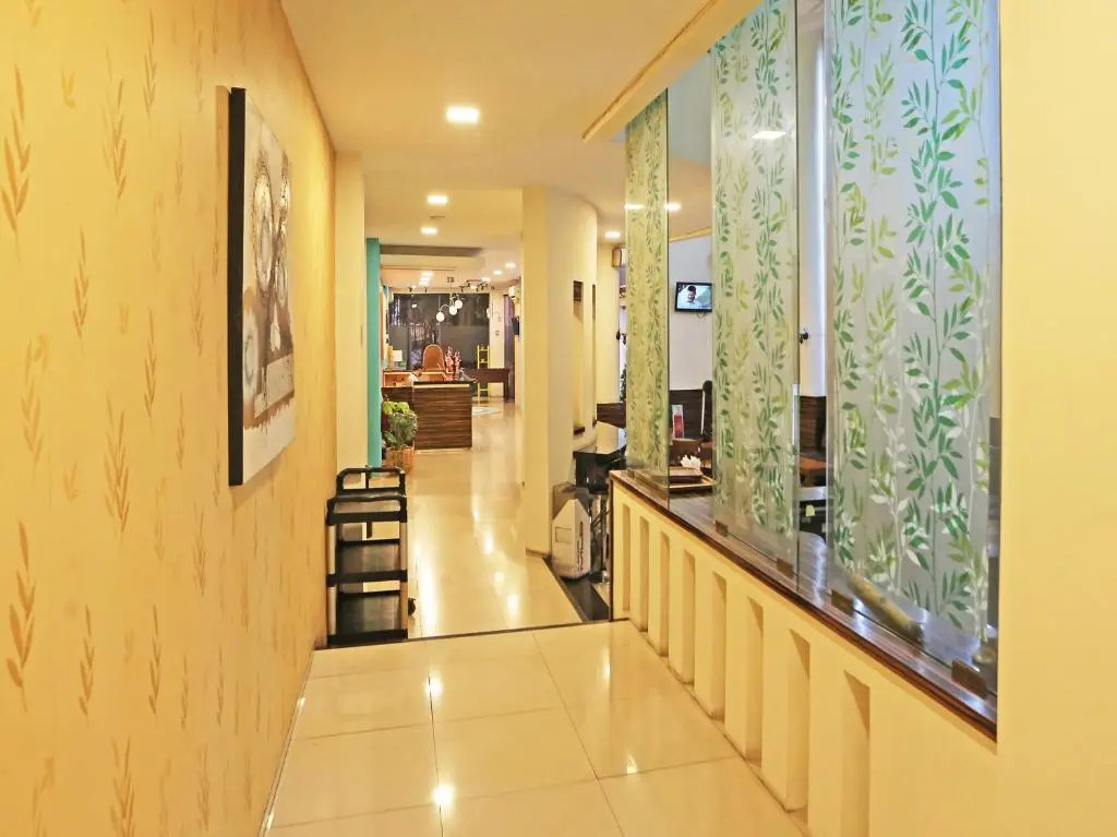 Super OYO Townhouse OAK Hotel Fiducia Serpong