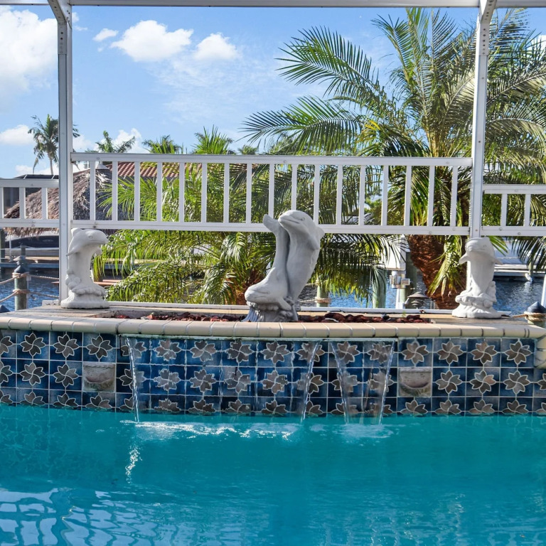 Lupita Great Villa 3 Bed 2 Bath Pool Boat Dock