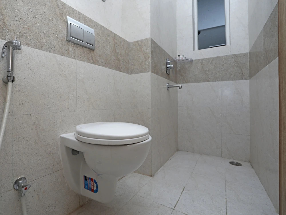 OYO 13172 Home Exotic 1BHK Pacific Golf Estate