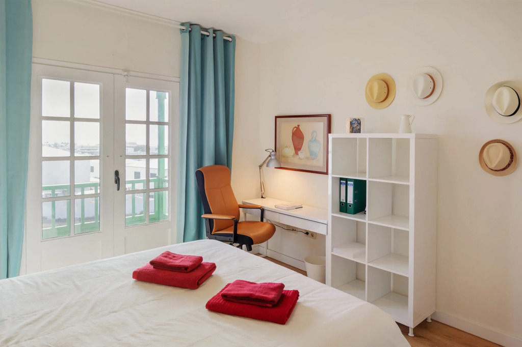 Apartamento OM con piscina y vistas al mar