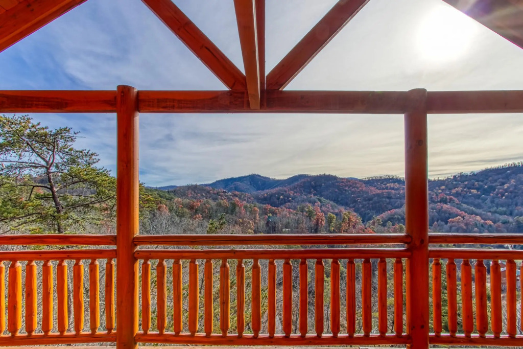 Paradise Point Pool Lodge