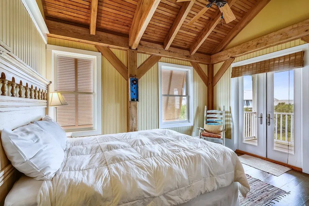 Sugar Shack 4 Bedroom Home by RedAwning