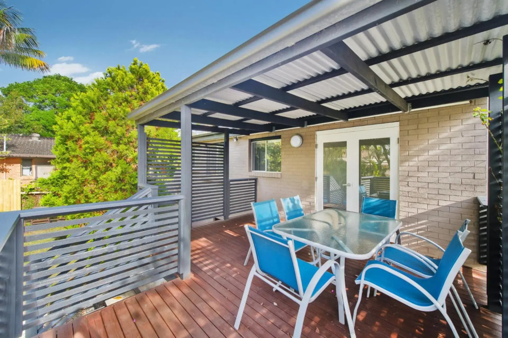 BONNY BEACH HOUSE - Holiday Accomodation with Pool
