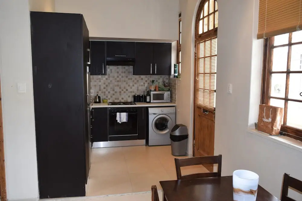 1 Bedroom Apartment Near Kloof Street