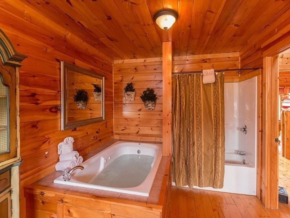 Splash Country 4 Bedrooms 4 Bathrooms Cabin