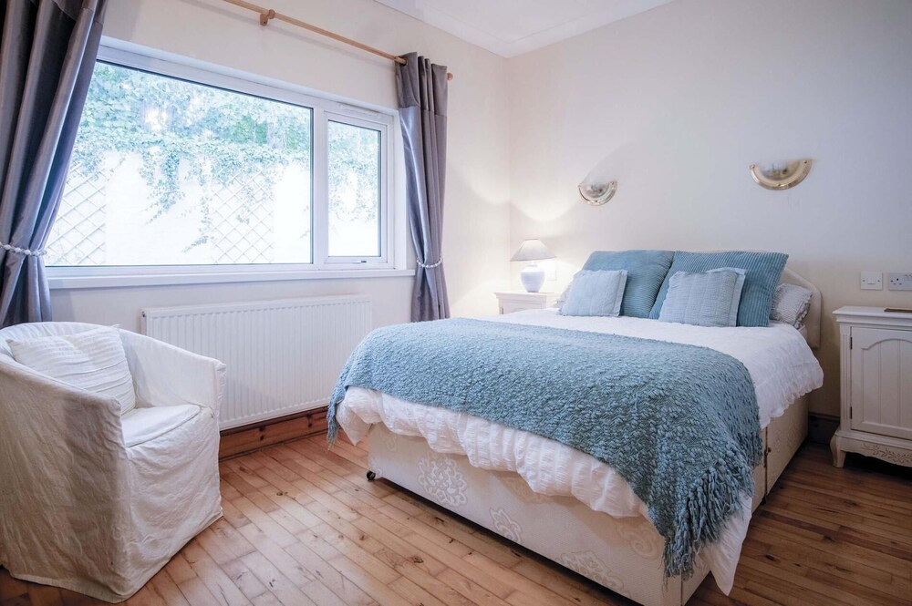 Rose Cottage - 3 Bed Cottage - New Hedges - Tenby
