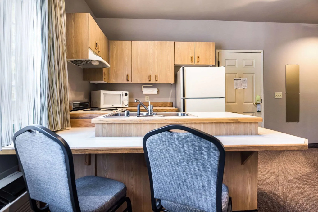 Quality Inn & Suites Bainbridge Island