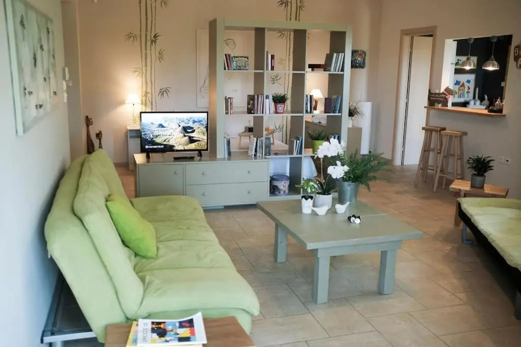 Apartment with garden in Thessaloniki