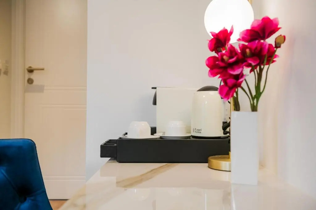 Flos Luxury Rooms