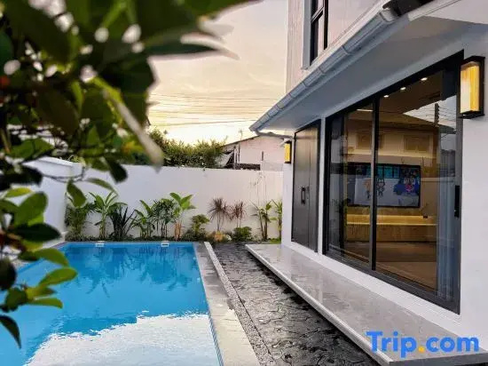New luxury pool villa near Chiang Mai Old City, 4 bedrooms, 5 bathrooms, luxurious furnishings A4