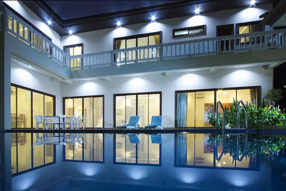 Avoca Pool Villas