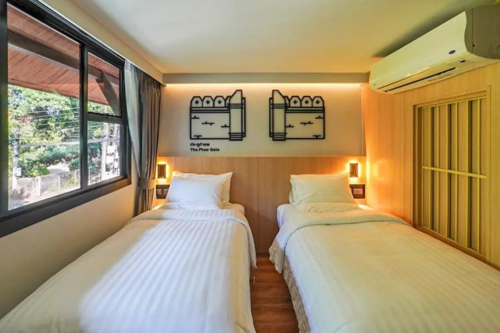 March Hotel & Suite Riverside