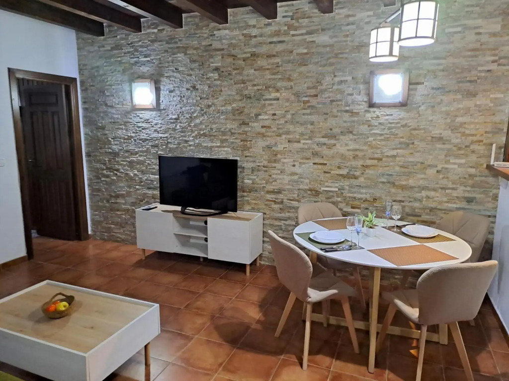 Serranos Apartment