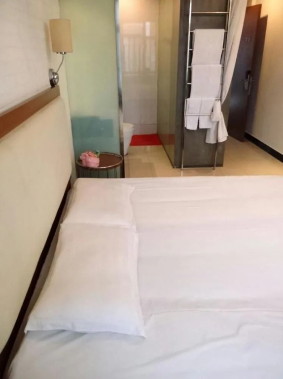 Zhangjiagang Newstay Vogue Hotel