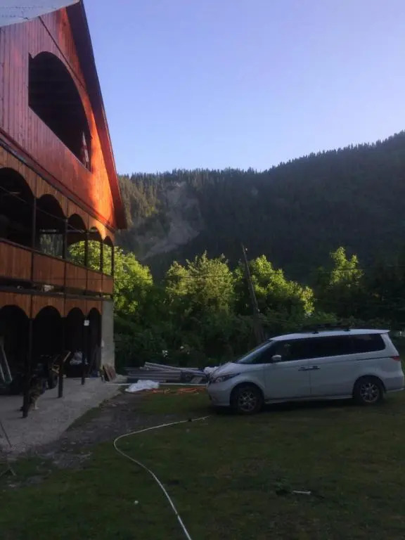 Hostel shovi “gid”