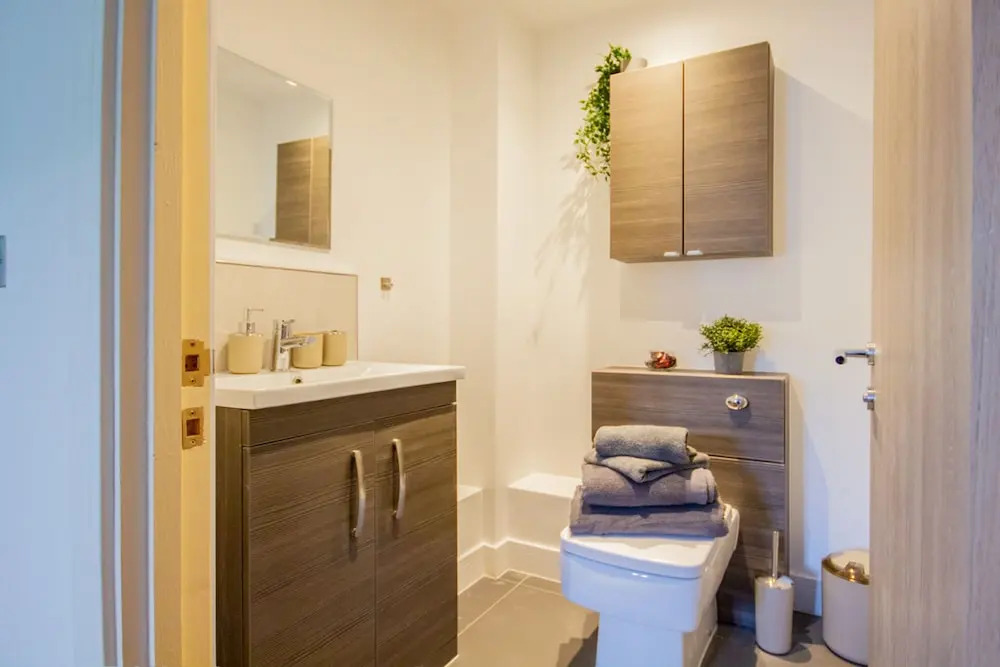 Family & Large Groups- 3x Bed Apartment in London
