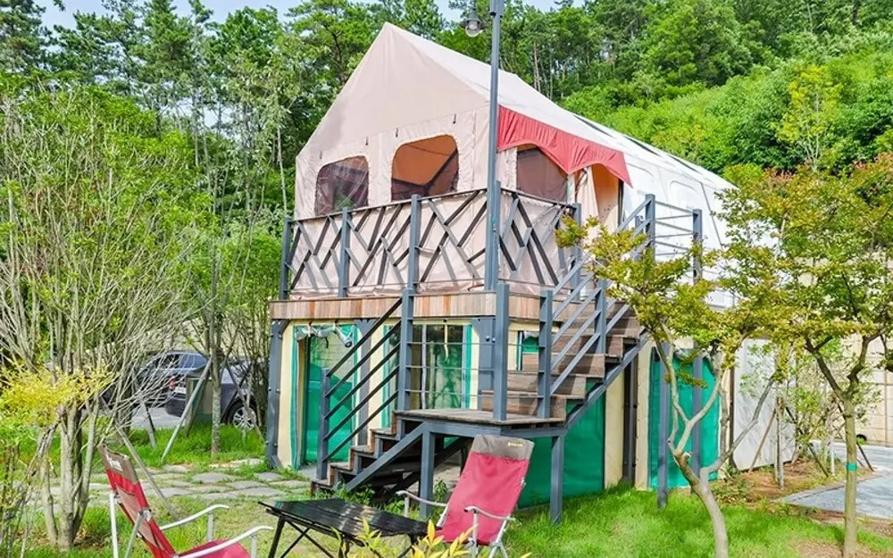 Geojedo Stone Hill Glamping Pension