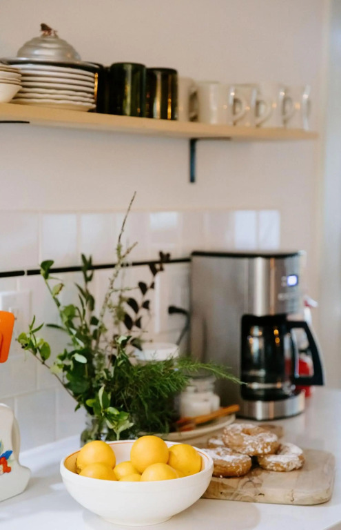 Cottage by the Sea: Pagnotto Shellback House