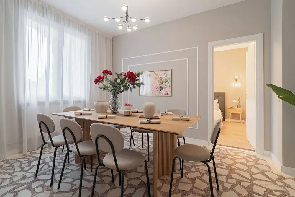 Loggia & Luxe 4BR Penthouse in Universitatii Area