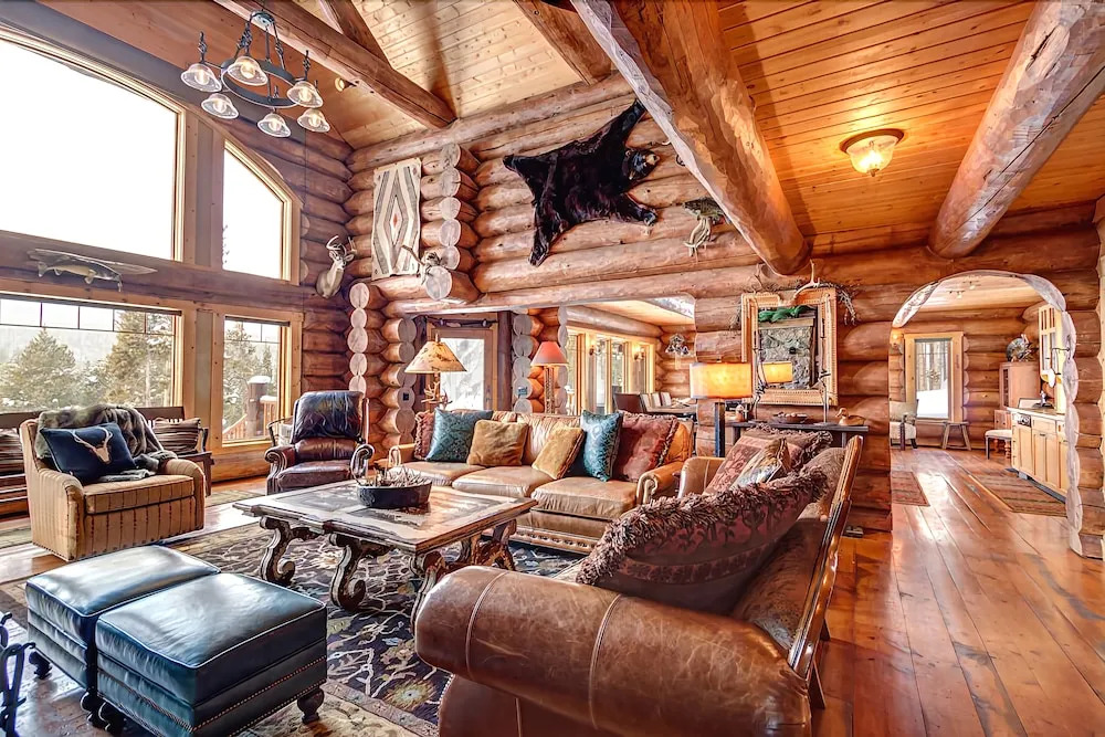 #1686 Custom Built Log Cabin - Indiana Creek Lodge - True Gem With Log Cabin Ambiance!