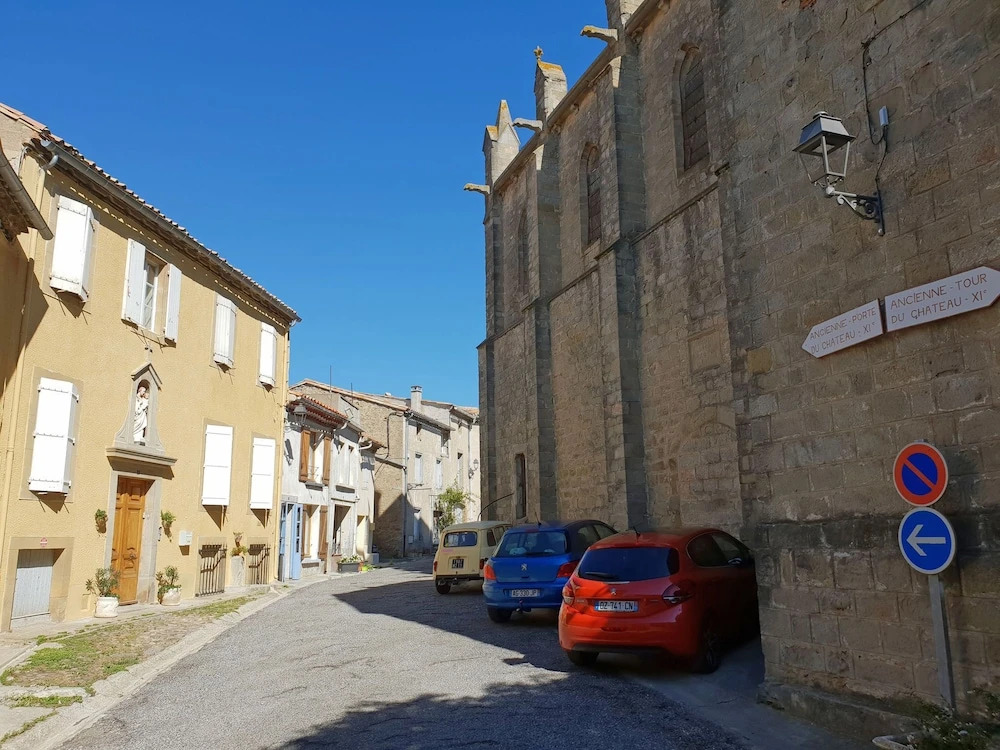 Luxury villa in Preixan with a view of Carcassonne