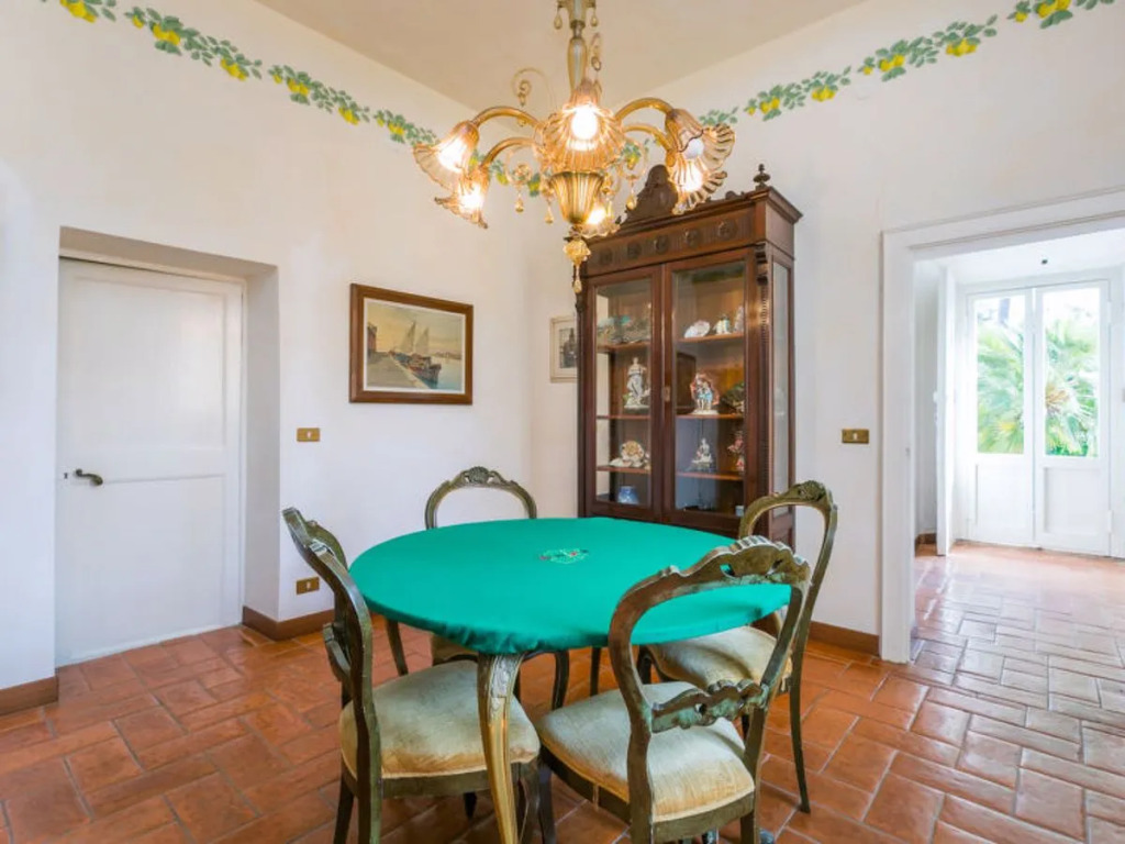 Villa La Guardia Vecchia 10324
