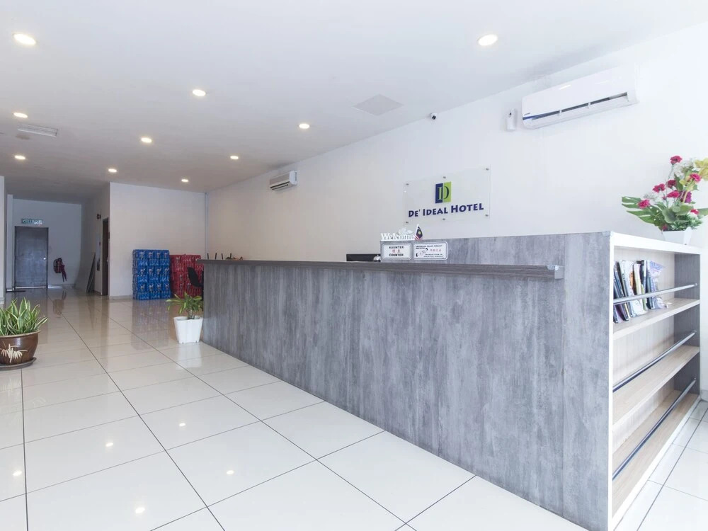 OYO 488 De Ideal Hotel