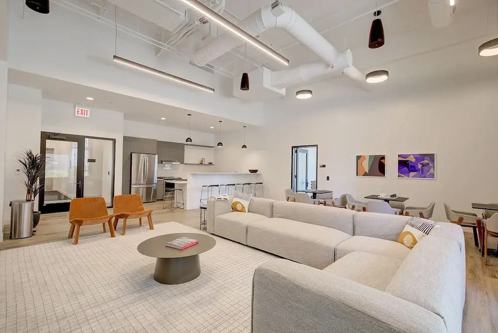 4BR Group Retreat Near Lincoln Park