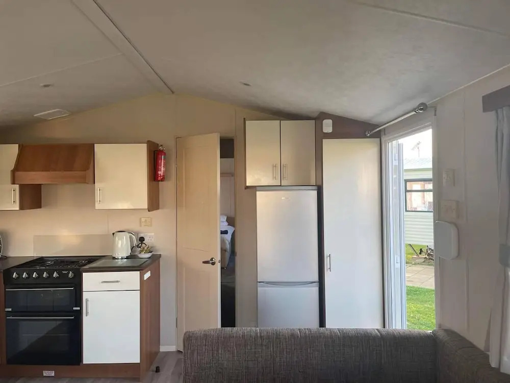 2022 Holiday Home 2 Bedroom With Decking